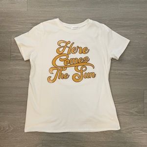 Here comes the sun graphic tee
